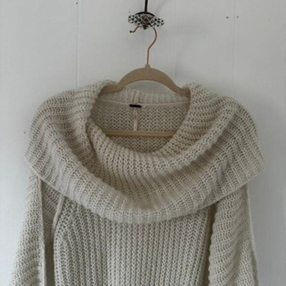 Free People Cowl Neck Turtle Neck Ivory Soft Sweater - Picture 2 of 13